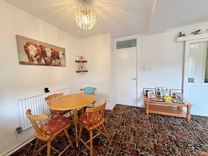 Dining 2- click for photo gallery